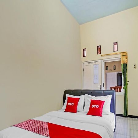 Oyo 3298 Bromo Guest House Family مالانغ المظهر الخارجي الصورة
