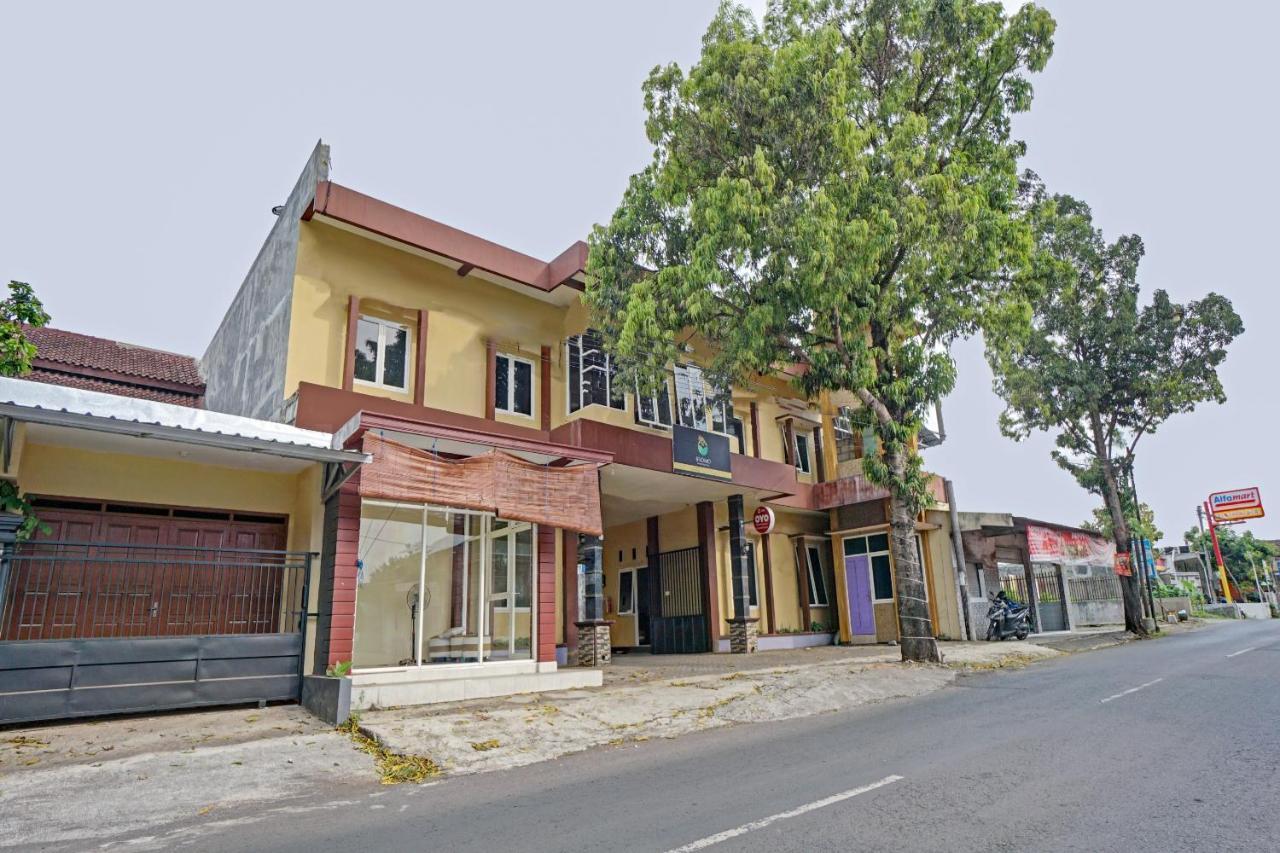Oyo 3298 Bromo Guest House Family مالانغ المظهر الخارجي الصورة