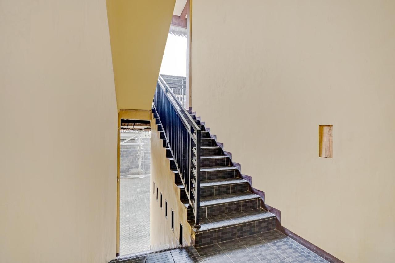 Oyo 3298 Bromo Guest House Family مالانغ المظهر الخارجي الصورة