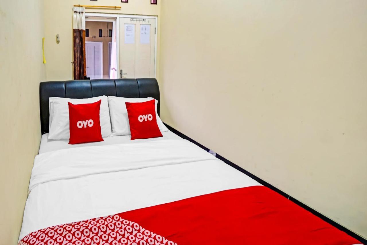 Oyo 3298 Bromo Guest House Family مالانغ المظهر الخارجي الصورة